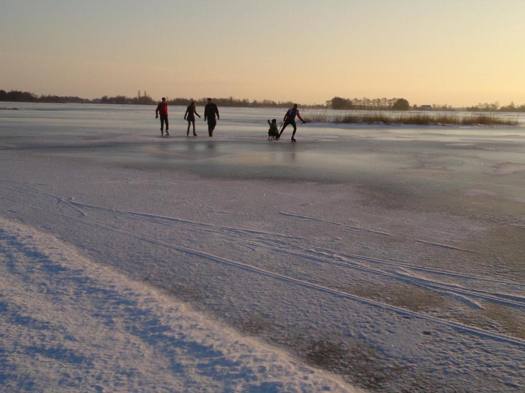 De Dames Van De Jonge Hotel Restaurant Giethoorn Bilik gambar